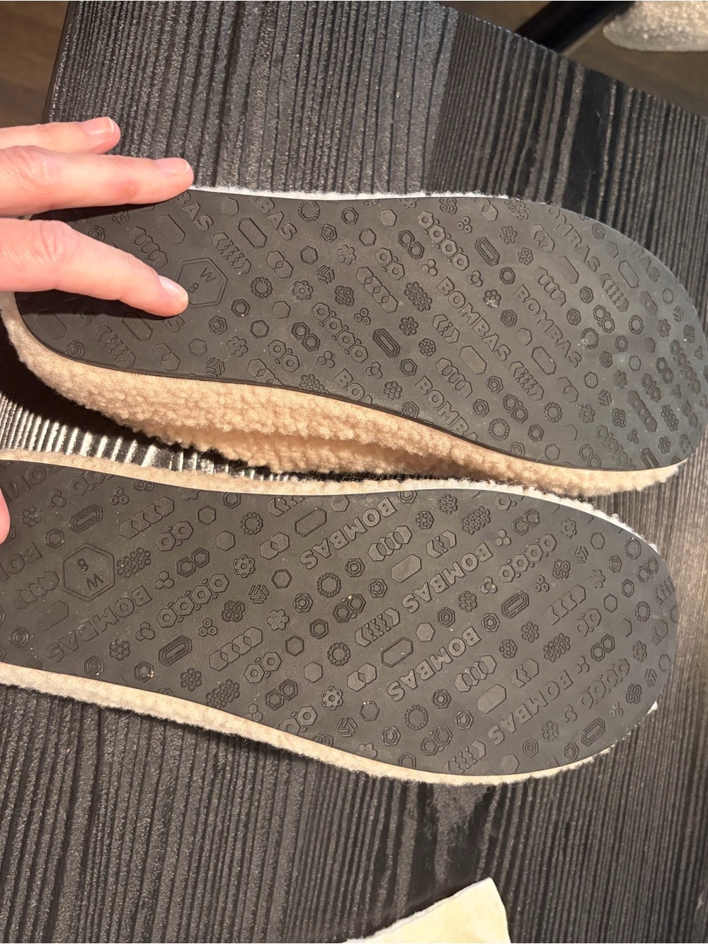 Bombas Women's Sherpa Slip-On Slippers - Cream - Picture 4 of 8